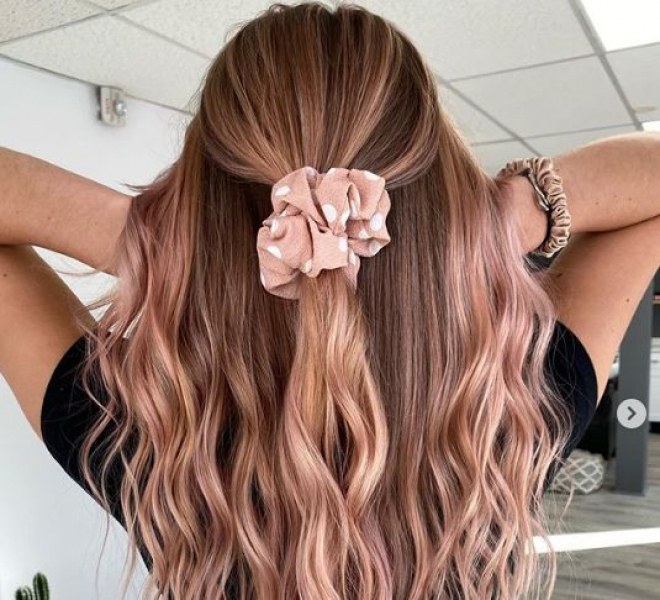 Розово златно омбре - най-популярният нюанс на косата тази есен