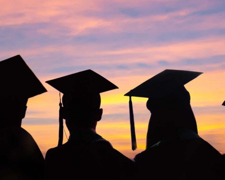 Различните млади: Ивет учи в Гилфорд, но й липсват Пловдив и доброволческите мисии