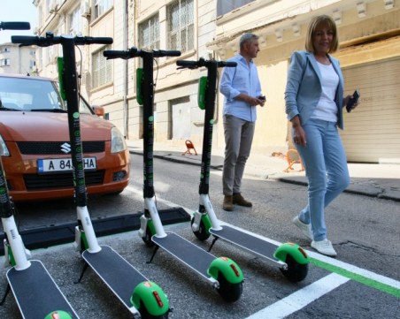 Пловдив от утре ще има електрически скутери под наем – цените като на таксита