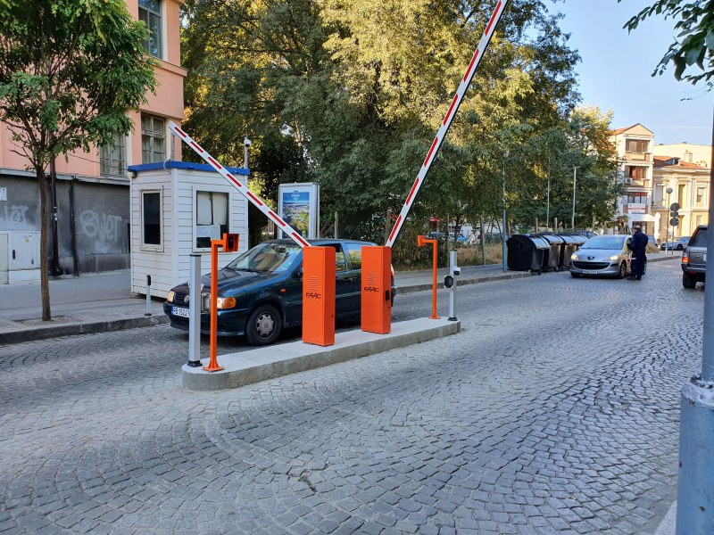 Пуснаха още една бариера в центъра на Пловдив