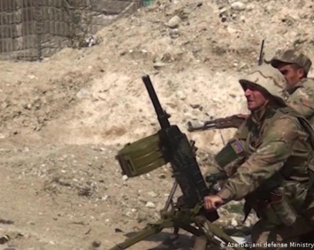 Азербайджан твърди, че Армения обстрелва градове и села с цивилни хора