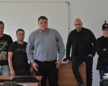 Сдружение Ботев с брифинг след напрежението в клуба