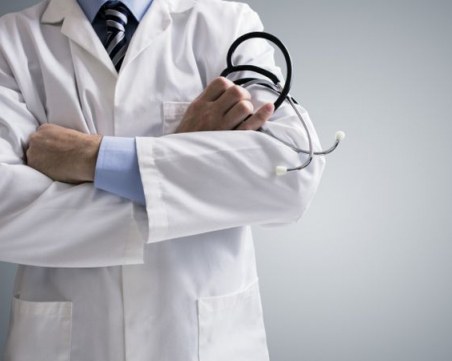 Унгария вдига в пъти заплатите на лекарите