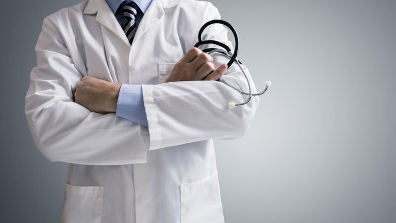 Унгария вдига в пъти заплатите на лекарите