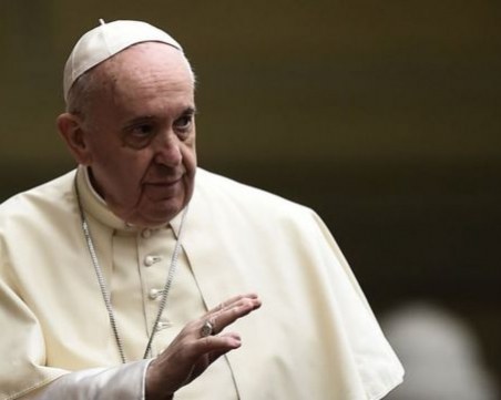 Папа Франциск подписа енциклика, в която изложи възгледите си за Covid-19