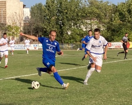 Спартак загуби домакинството си на Левски Карлово