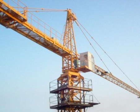 Кран премаза работник в Стамболийски, повдигат обвинение на виновника