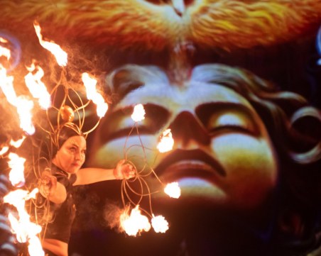 Улични огнени спектакли нажежават Пловдив
