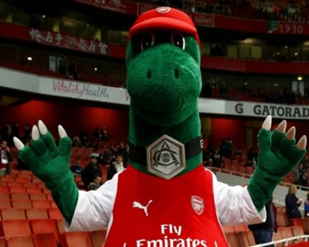 Арсенал уволни талисмана си