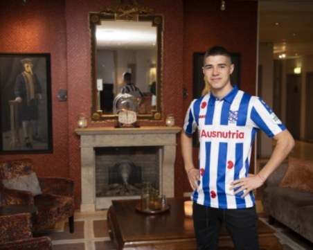 Хееренвеен представи официално Слави Шопов, играчът под карантина