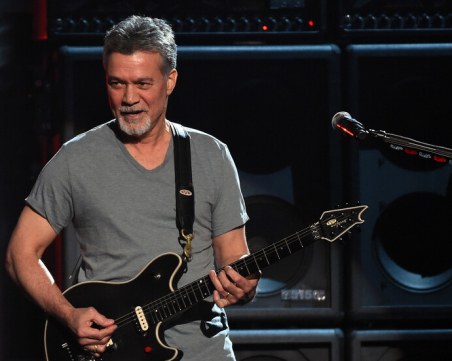 Почина легендарният китарист Еди Ван Хален