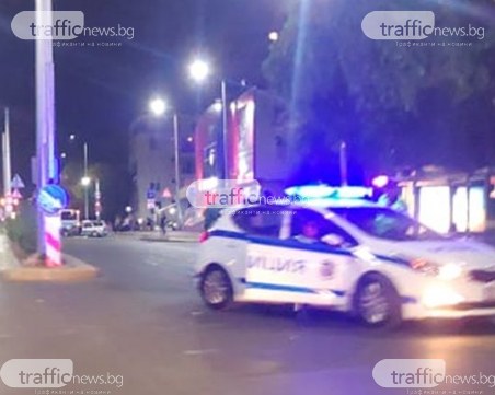 Тежка катастрофа! Автобус и кола се удариха на голям булевард в Пловдив