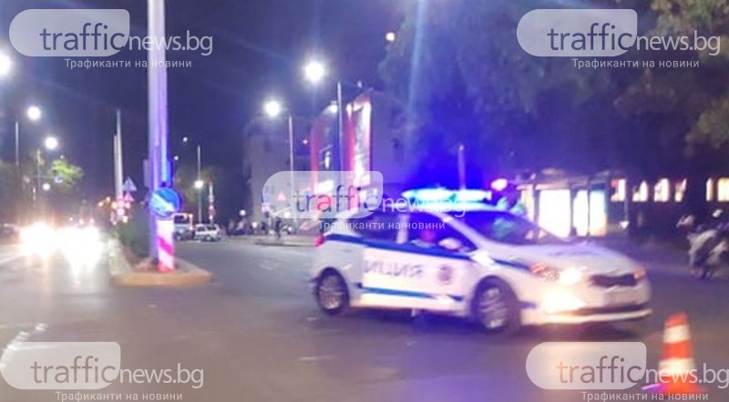 Тежка катастрофа! Автобус и кола се удариха на голям булевард в Пловдив