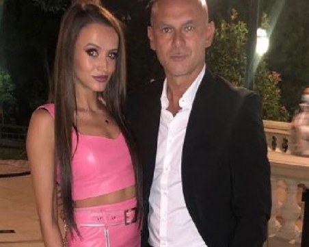 Дениз Хайрула заряза строителния бос от Асеновград, хвърли се в обятията на италиански бизнесмен