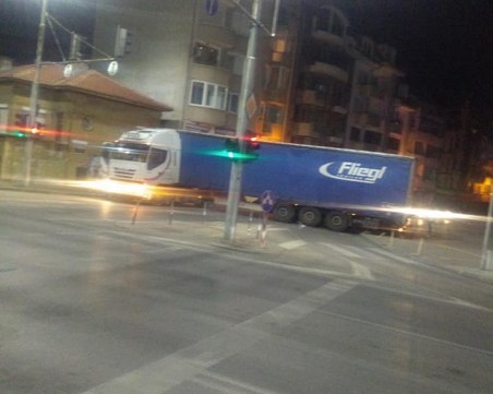 Тираджия запуши пловдивско кръстовище в опит за абсурдна маневра