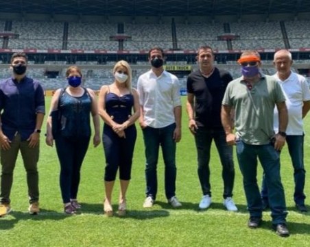 Христо Крушарски и Бруно Акрапович посетиха стадиона и базата на Крузейро