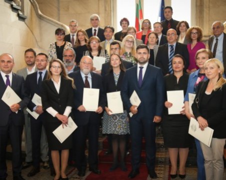 Как гласуваха българските евродепутати по резолюцията за България?