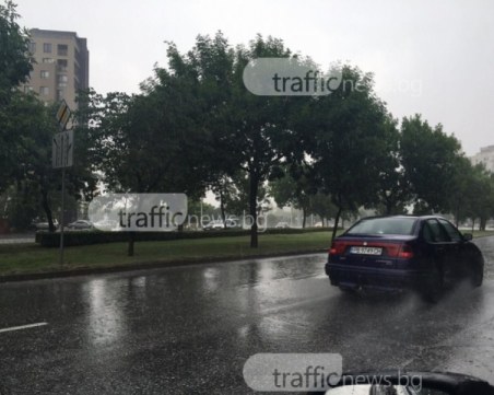 Порои и студ днес, а в планините сняг - оранжев и жълт код за опасно време в 12 области