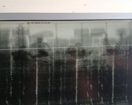 Рентген засече шестима нелегални мигранти, укрити в камион