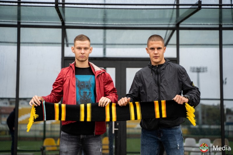 Двама юноши на Ботев с първи професионални договори