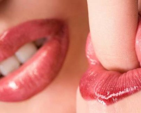 Малки трикове, с които да доставите незабравимо удоволствие на партньора си