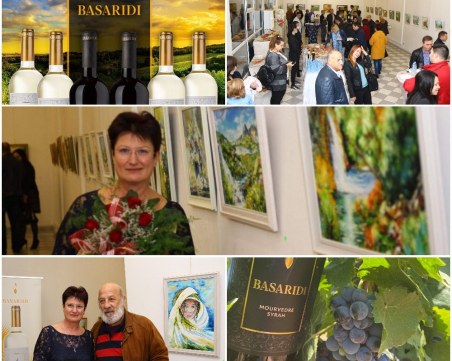 Пловдивчани се потопиха в любов от цветове с чаша вино в ръка