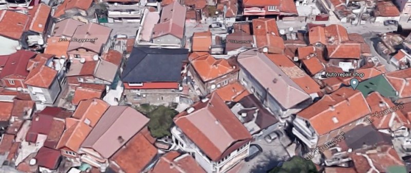 Още една незаконна ромска къща в центъра на Пловдив оцеля - няма къде да живеят обитателите ѝ