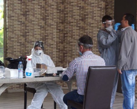 Антирекорд в Европа: Над 100 хил. нови случая, затварят градове, въвеждат строги мерки