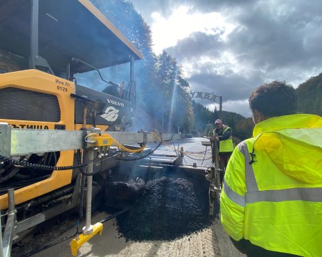 Борисов инспектира ремонта на единствената отсечка, свързваща Пловдив с Лъки