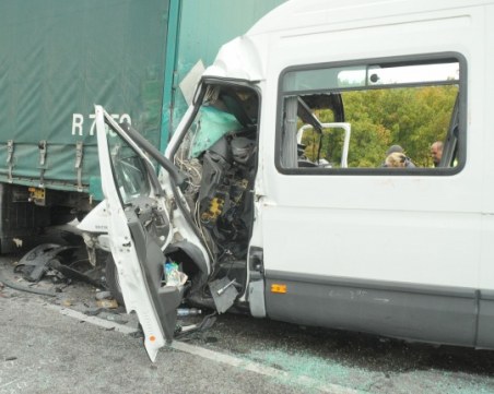 Повдигнаха обвинение на шофьора, виновен за мелето с три жертви край границата