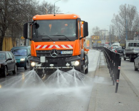 Продължава миенето на улиците в Пловдив по ГРАФИК