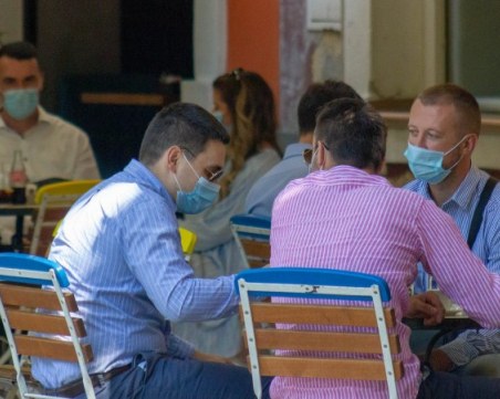 Здравният министър: Неносенето на маска е прищявка! Те ще се носят във всяко едно закрито пространство