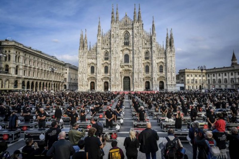Хиляден протест в Милано! Развлекателният бизнес скочи срещу новите ограничения