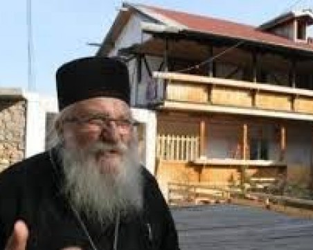 Асеновградчани организират акция за приюта на отец Иван