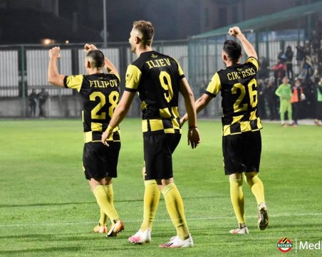 Ботев играе контрола в сряда