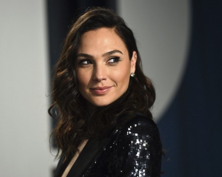 Гал Гадот влиза в ролята на Клеопатра