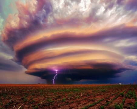 Сериозен ръст в броя на метеороличните бедствия по света