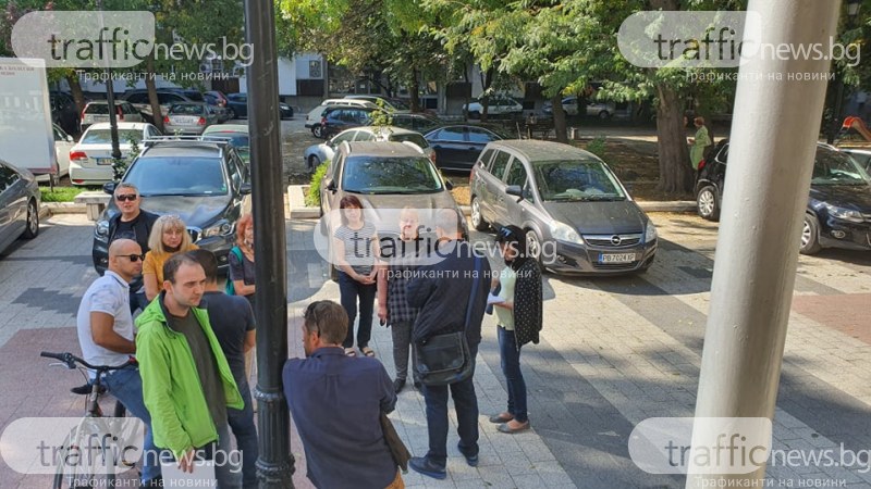 Протест пред съда! Пловдивчаните, осъдени на тридневен арест, се жалят от полицейски тормоз