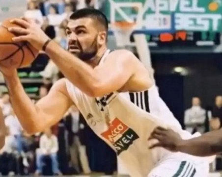 Шест от баскетболен отбор в България с положителни проби за COVID-19, отложиха мач