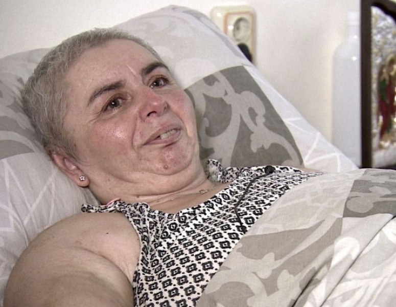 Жената, прегазена два пъти от пиян шофьор в Самоков, от месеци е прикована към легло