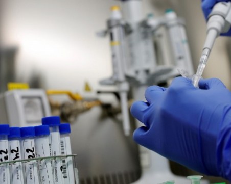 Антирекорд: Великобритания регистрира 20 000 нови случая на коронавирус