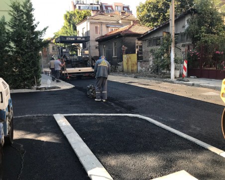 До дни е готов новият паркинг на ул. 