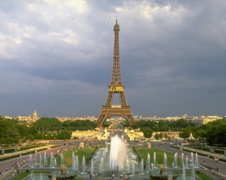 Франция обяви извънредно положение