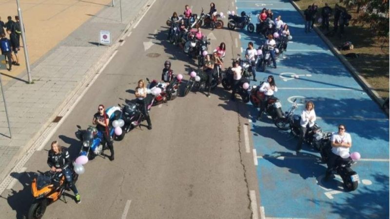 Жени мотористи с красиво мото шествие в Пловдив в подкрепа на борбата с рака на гърдата