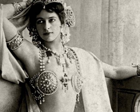 На този ден: Мата Хари - изкусителката, в чието легло изтекли стотици военни тайни