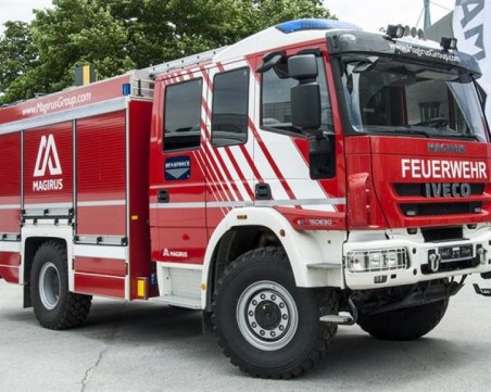 Автомобил пламна на бензиностанция в Тракия