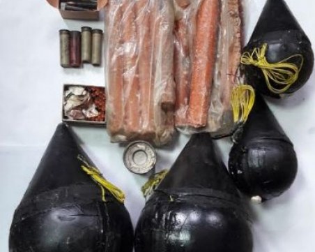 Голям брой взривни вещества и боеприпаси откриха криминалисти в Септември и Пазарджик