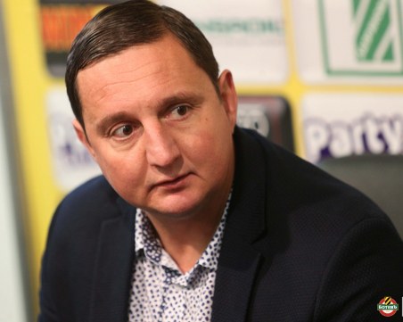 Караславов поиска акциите! Намерил ли е собственик на клуба?