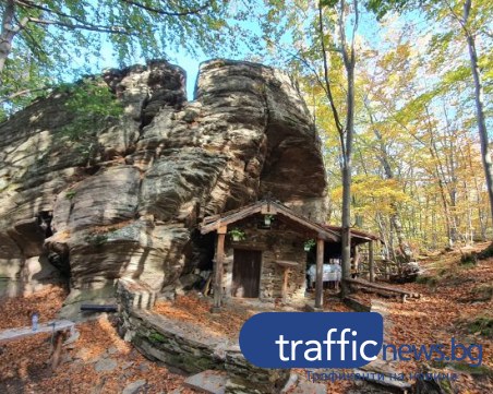 Край Пловдив: Мистично светилище, скрито под огромна канара в Родопите