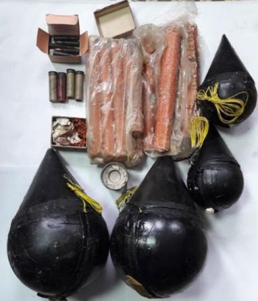 Голям брой взривни вещества и боеприпаси откриха криминалисти в Септември и Пазарджик